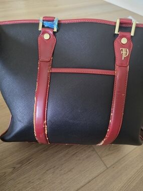 Black and Red Women's Laptop Tote Bag by